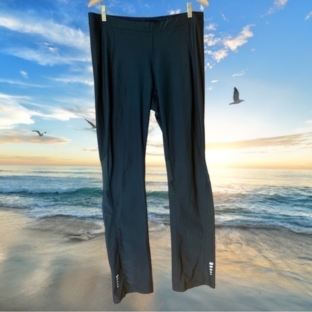 Nike Dri-Fit Black Bootcut Pants Size Large (12-14)